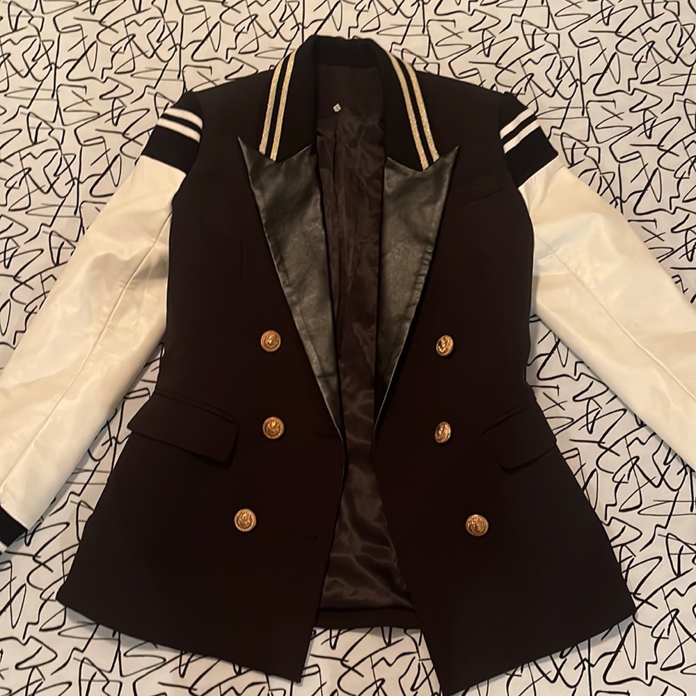 Blazer - Picture 2 of 2
